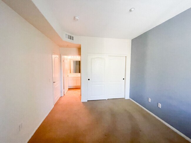 Building Photo - 4021 Canario St