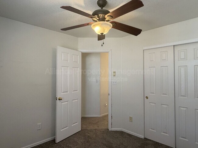 Building Photo - 6243 Riverdale Dr