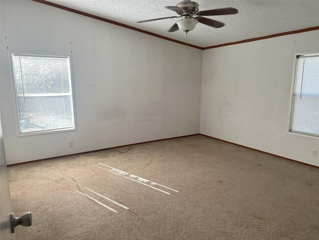 Building Photo - 89 Pine Oak Ln