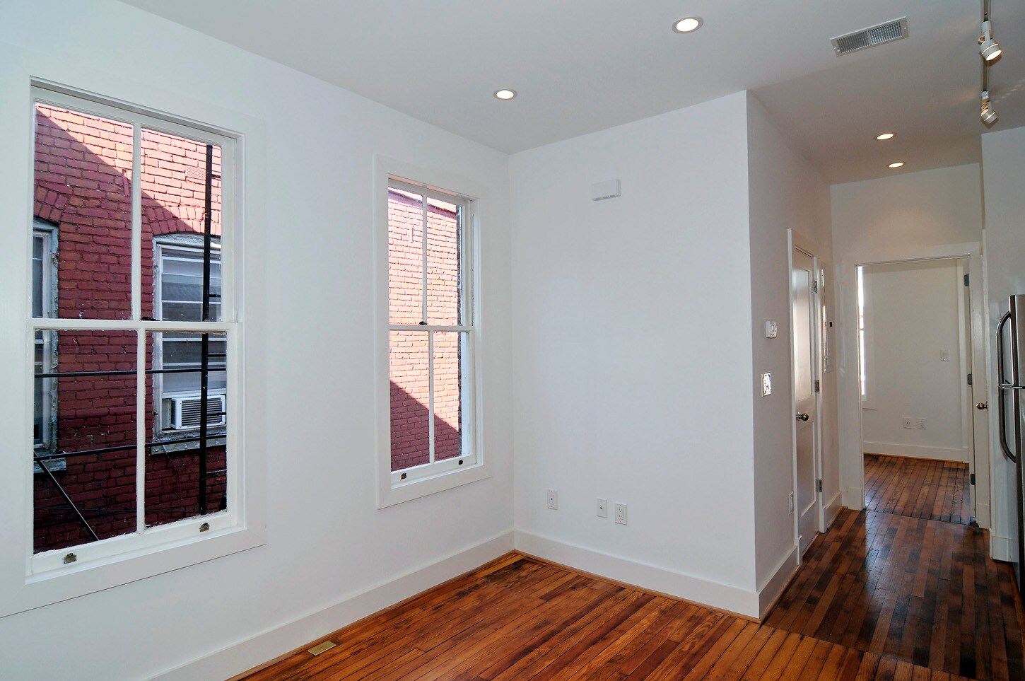 Building Photo - 749 Park Rd NW