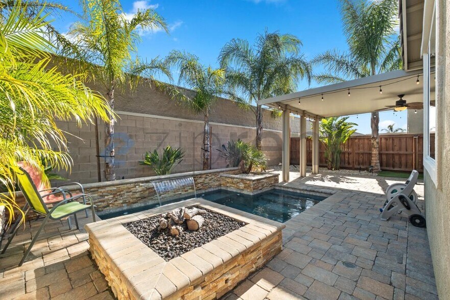 Building Photo - 551 Sawyer Dr