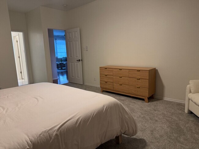 Building Photo - GATED COMMUNITY  |  STONE OAK  |  4 BEDROOMS + HUGE LOFT  |  SMALL LOFT/NURSERY/OFFICE/  |  EXCEL...