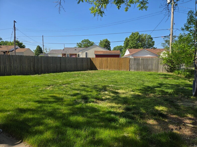 Building Photo - 10718 Cathy Dr