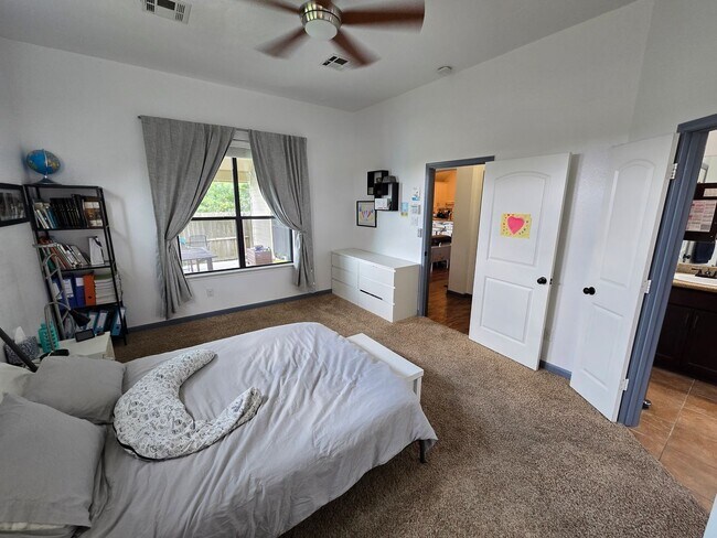 Building Photo - 15417 Meadow Pass