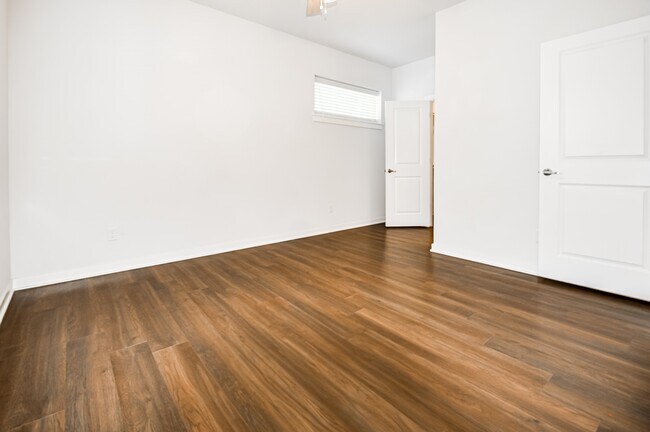 Building Photo - 605 Whitham Ave