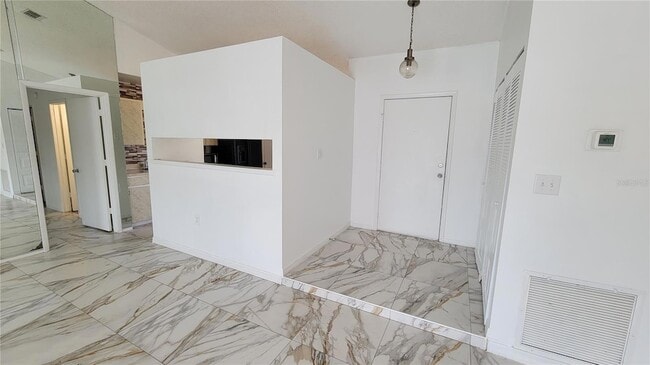 Building Photo - 3048 Bonkirk Dr
