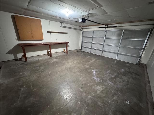 Building Photo - 513 Southlake Dr