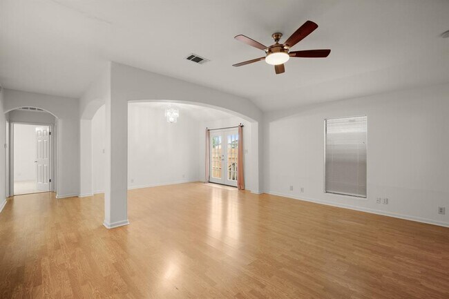 Primary Photo - 2624 Gwendolyn Ln