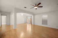 Building Photo - 2624 Gwendolyn Ln