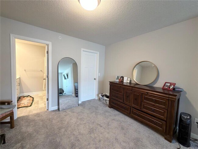 Building Photo - 10518 Weston Wy N