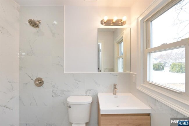 Building Photo - 269 Columbia Terrace