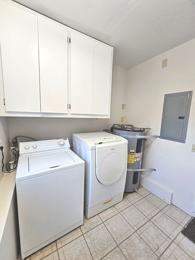 Building Photo - 2 Bedroom, 1 Bath House in Oregon City