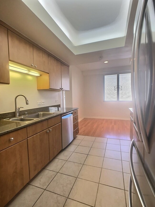 Building Photo - Huge 2 Bedroom/2 Bath Condo with Storage in Downtown San Jose