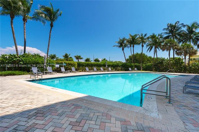 Building Photo - 6515 Collins Ave
