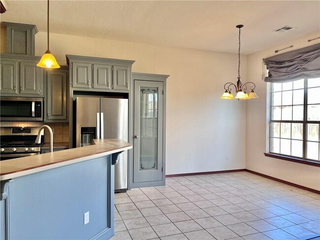 Building Photo - 628 Allison Ln