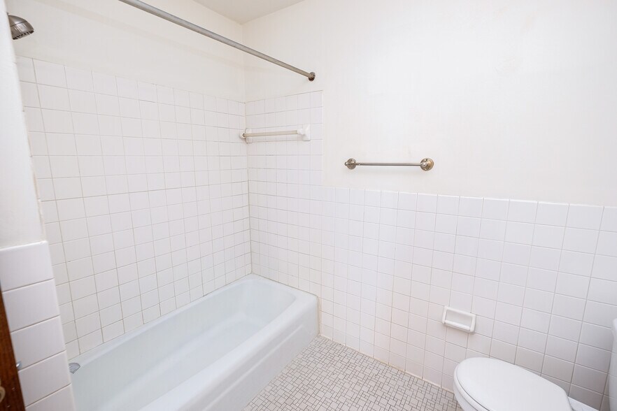 Building Photo - Longfellow Place