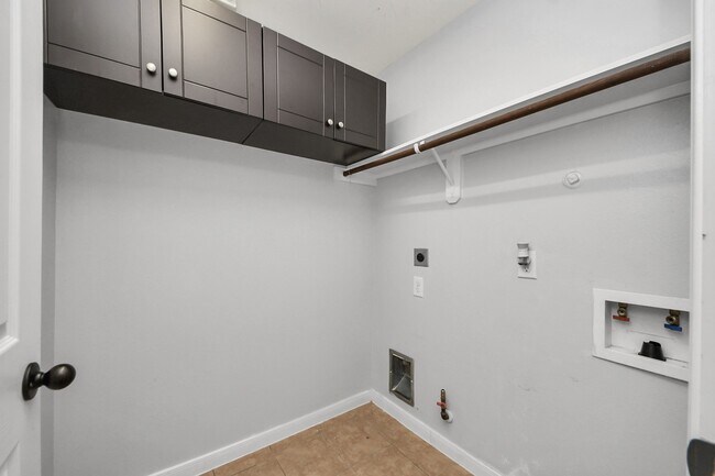 Building Photo - 5623 Maverick Bend Lane