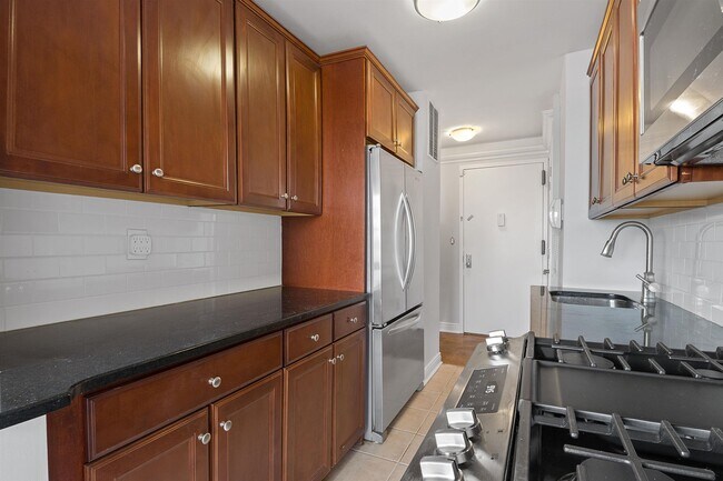 Building Photo - 500 Central Ave