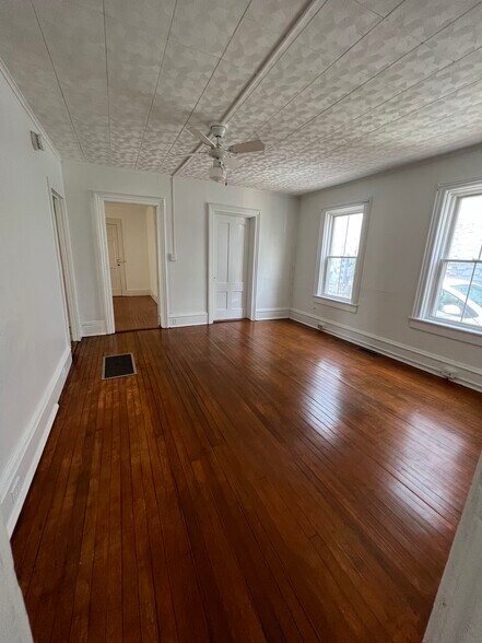 Building Photo - 77 Archibald St