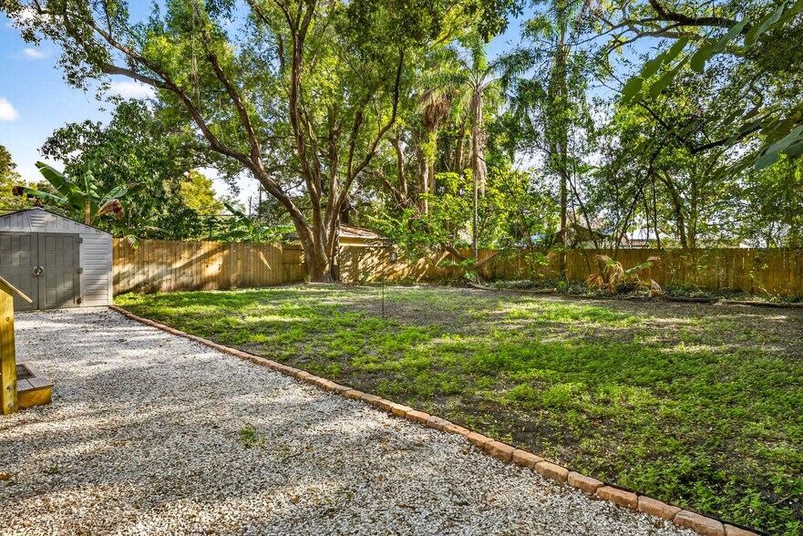 Building Photo - 1317 E Diana St