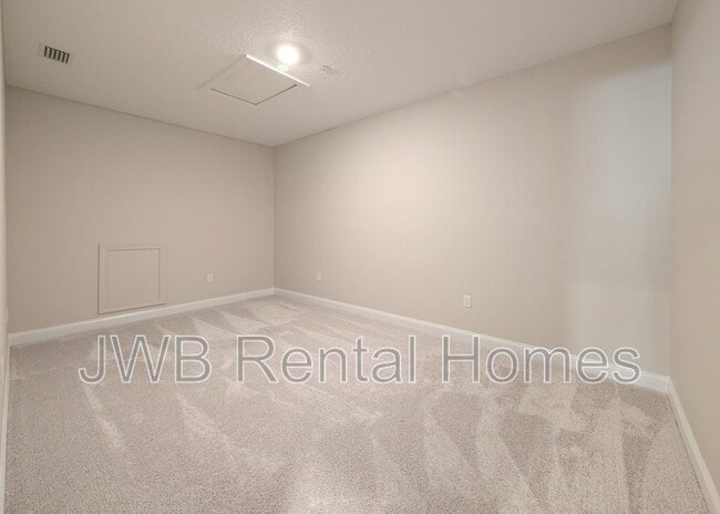 Building Photo - 75 Carousel Dr