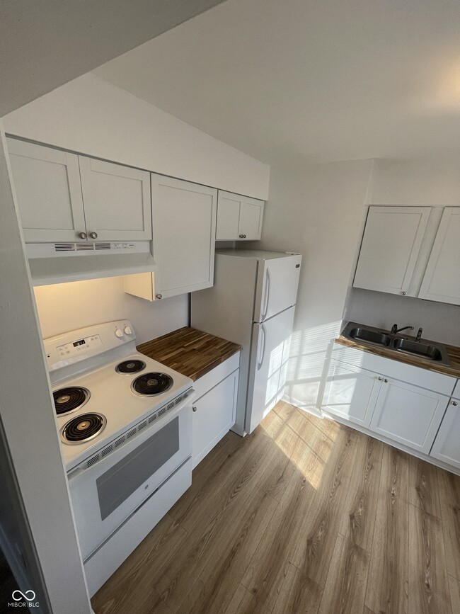 Building Photo - 701 S 14th St