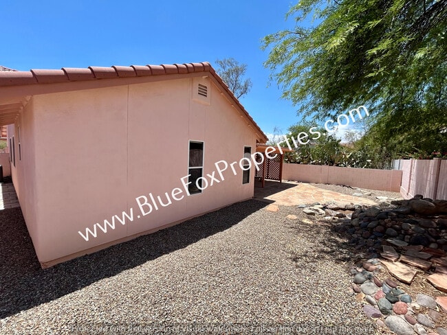 Building Photo - 3030 W Sawmill Spring Trail