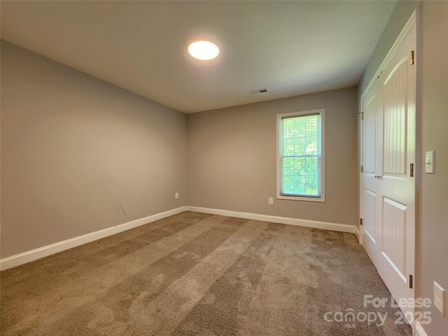 Building Photo - 1311 N Juniper Ave