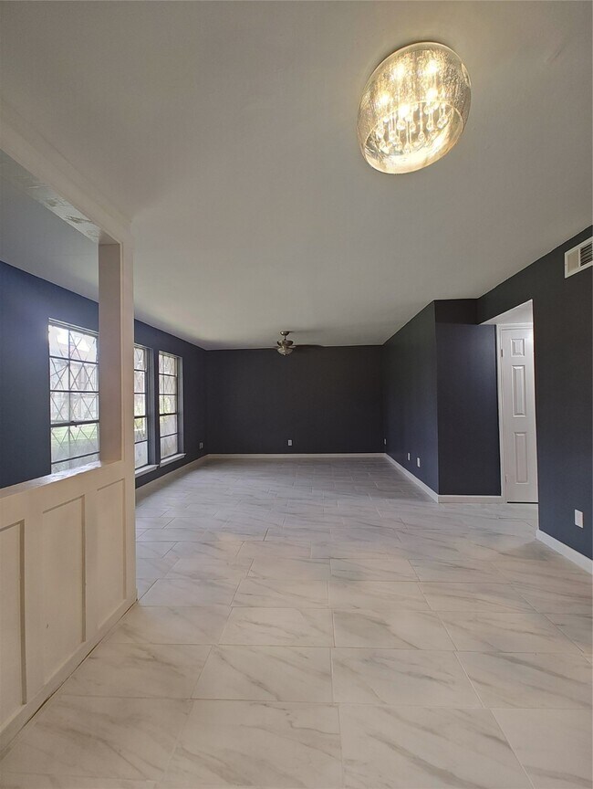 Building Photo - 2252 Shadowdale Dr