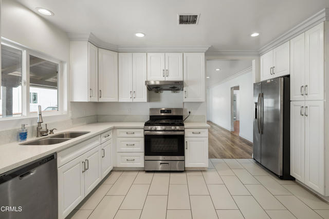 Building Photo - 1211 S Pine St