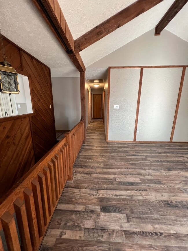 Building Photo - 4 bedroom/3 baths house