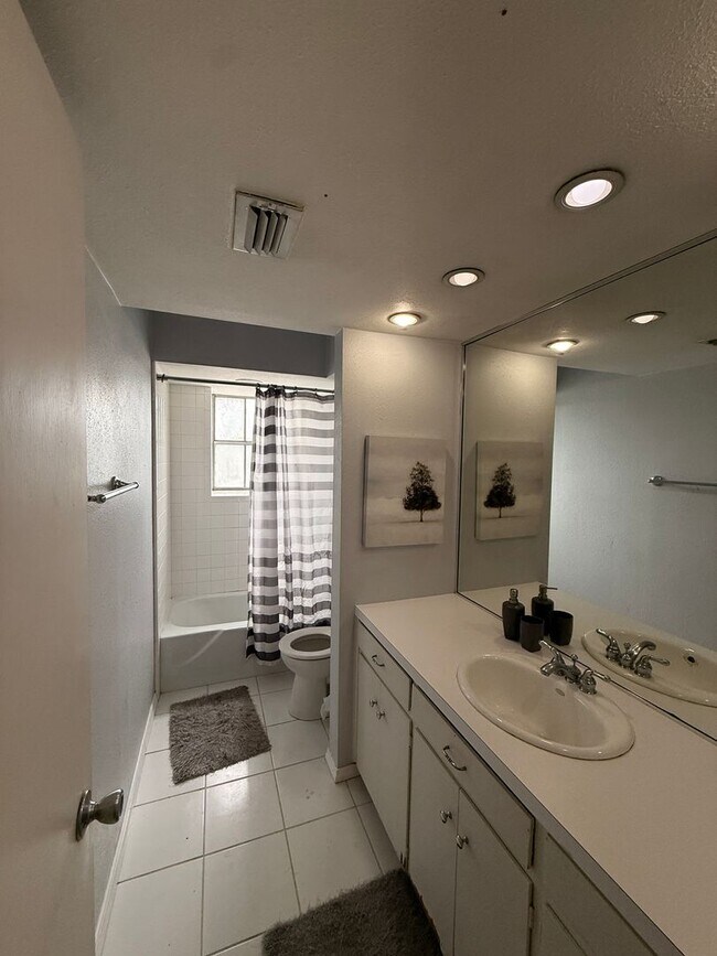 Building Photo - Rental Property in Fairfield Condo