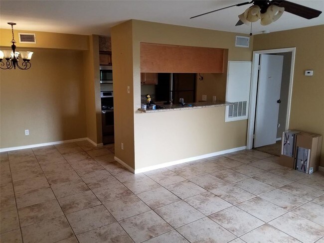 Building Photo - 18617 Egret Bay Blvd