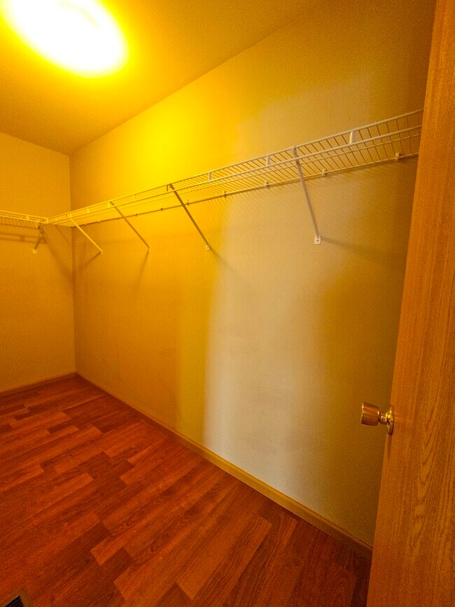 Building Photo - 1530 Glacier Trail