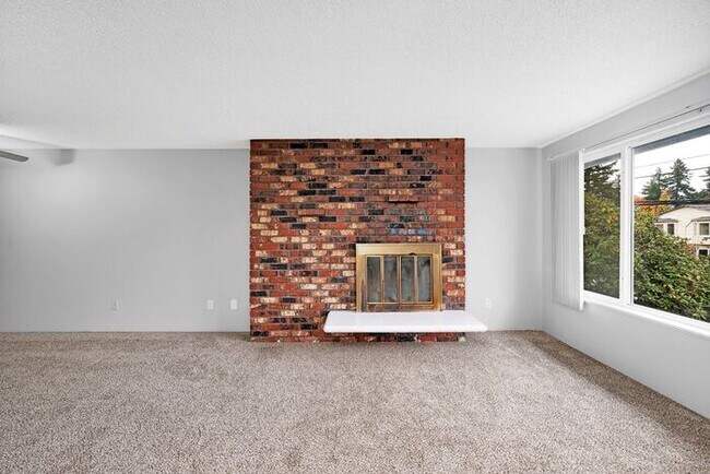 Building Photo - Lovely 2 Bedroom, Hurry In Today!! $500 VISA GIFTCARD AT MOVE IN, JUST IN TIME FOR THE HOLIDAYS!