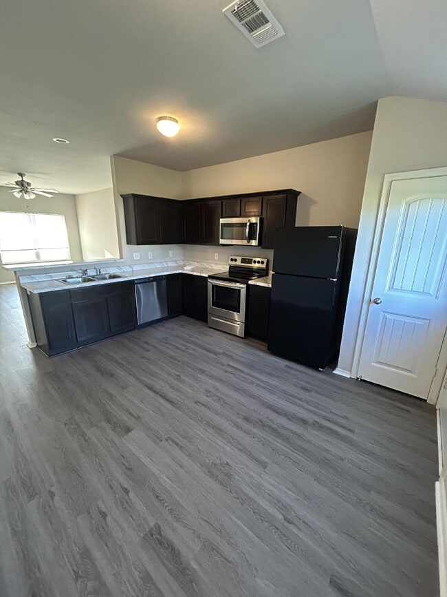 Building Photo - "Charming 3-Bed, 2-Bath Brookland Home wit...