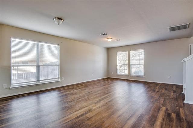 Building Photo - 9907 Queen Anne Cir