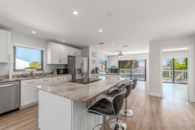 Building Photo - 1712 Sea Horse Pl