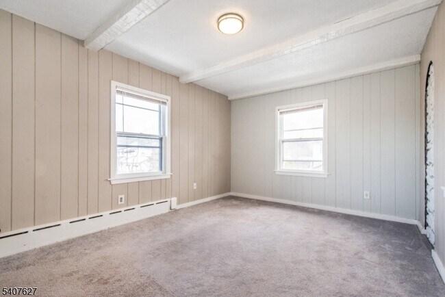 Building Photo - 106 Sadler Rd