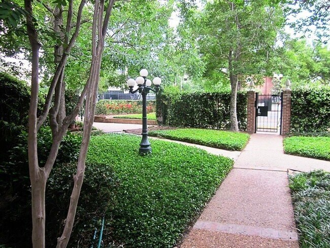 Building Photo - 800 Post Oak Blvd