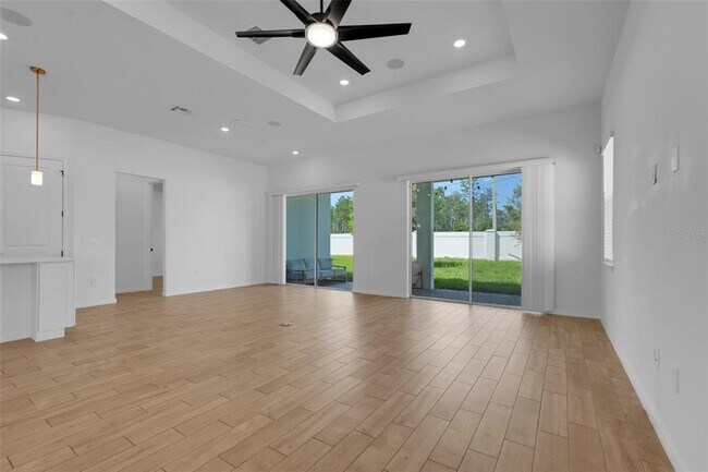 Building Photo - 10393 Pk Ests Ave