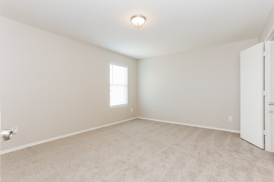 Building Photo - 9205 Cheswick Dr