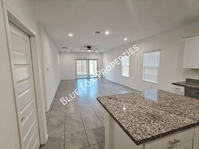 Building Photo - 12209 E Ava Lynn Dr