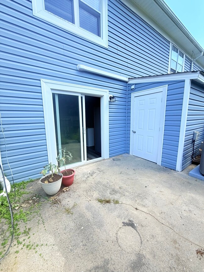 Building Photo - 5721 Bramblegate Rd