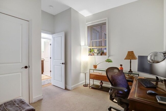 Building Photo - 1323 Clifton St NW