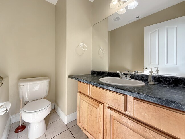 Building Photo - 714 Pioneer Rd