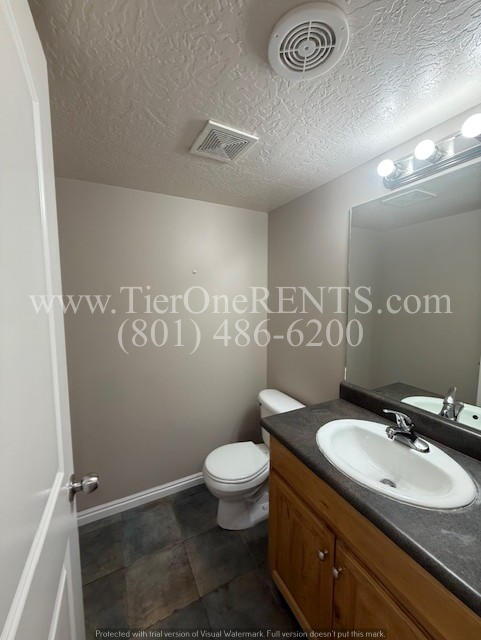 Building Photo - No deposit option for qualified renters wi...