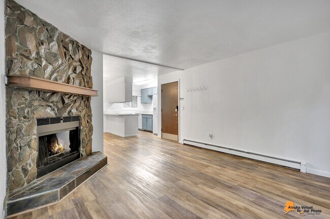 Primary Photo - 1102 Broaddus St