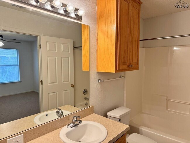 Building Photo - 5426 Ricci St