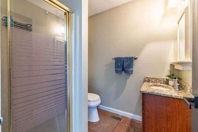 Building Photo - 9885 Belmont Ct